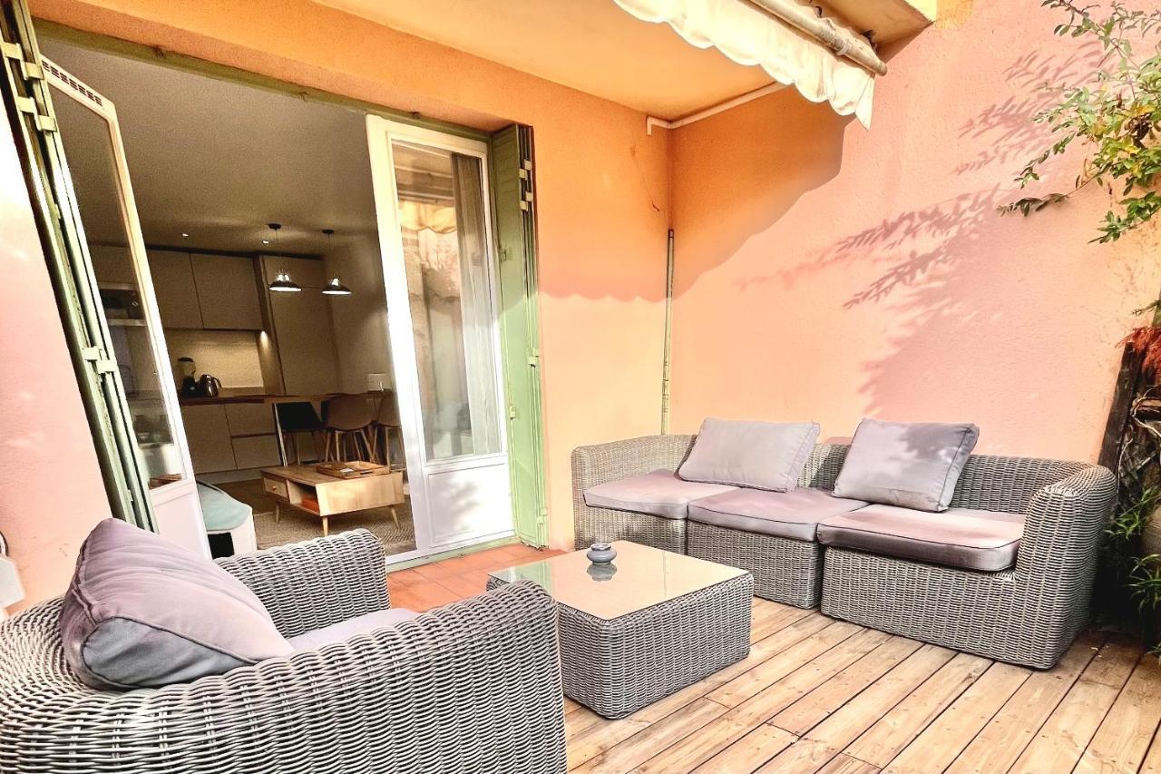 Magnifique 2 Chambres Terrasse Et Parking Saint-Tropez Esterno foto