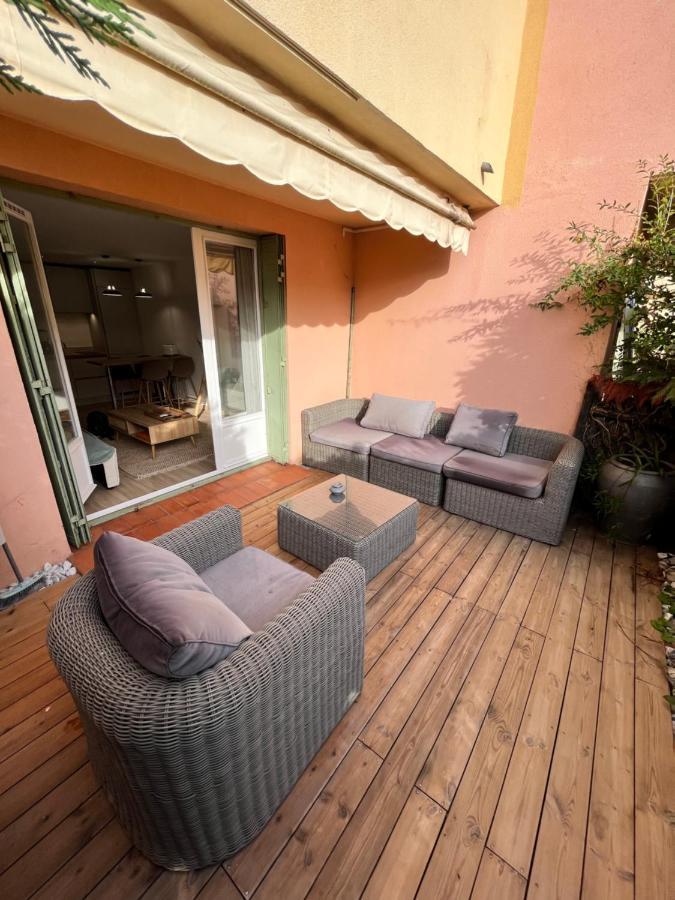 Magnifique 2 Chambres Terrasse Et Parking Saint-Tropez Esterno foto